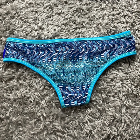 NEW Wet bikini size large - Picture 7 of 8